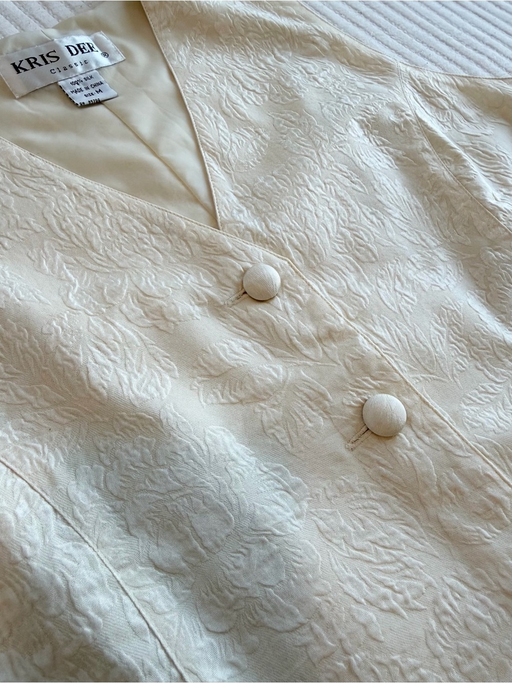 90’s Vintage 100% Silk Floral Jacquard Vest with Fabric Buttons and Tie Back - Picture 6 of 7